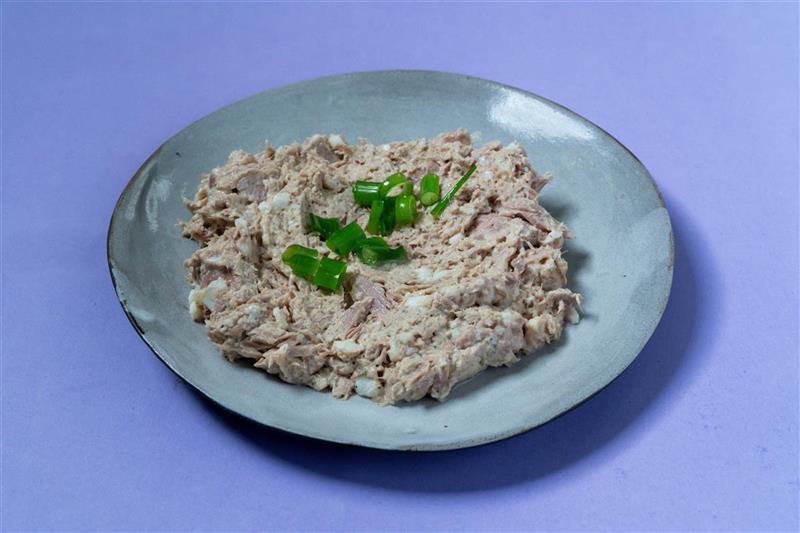 Tuna Salad (No mayo) (600 ml. serves 4-6)